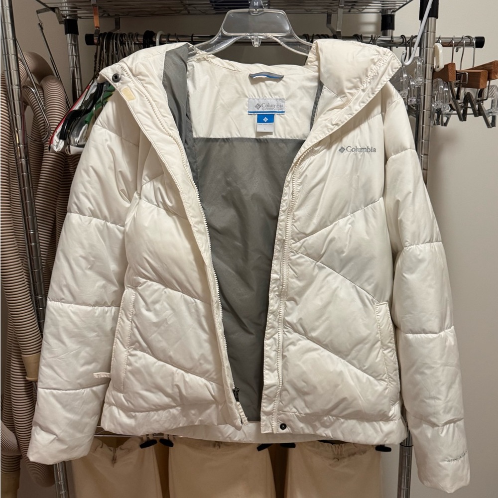 Columbia Women's Cream Puffer Jacket